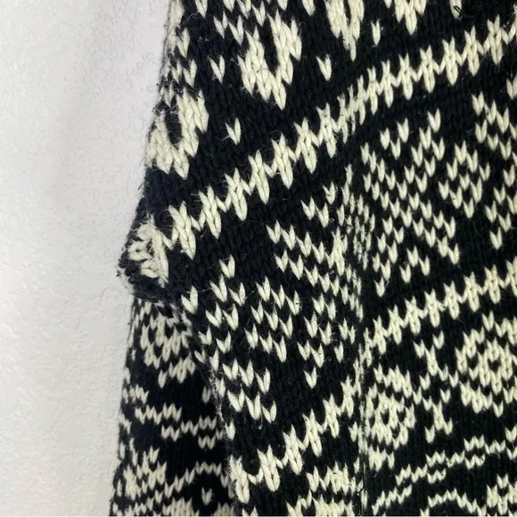 Vintage Gap Black & White Knit Cardigan Sweater - Picture 5 of 9